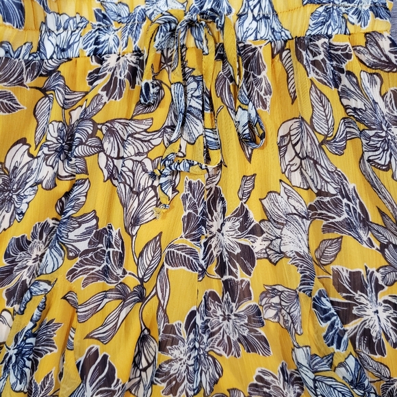 Three pink hearts yellow romper jumpsuit size medium - Picture 4 of 7